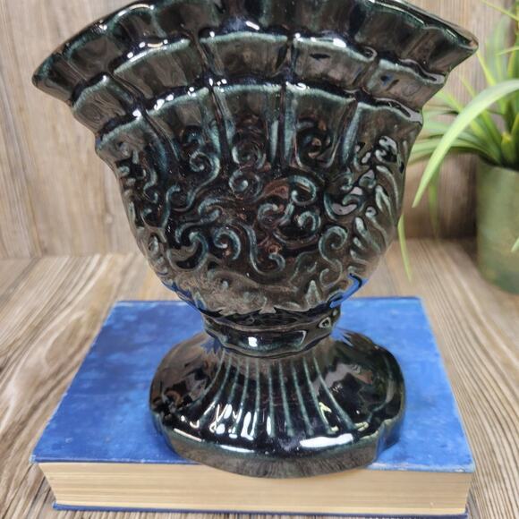 Vintage Fan Vase, Dark Green Cherub & Scrolls Pedestal - Picture 5 of 6